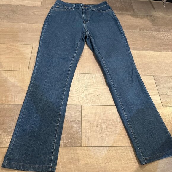 L.L. Bean Womens Classic Fit Bootcut Jeans Size 4 Regular Denim Made In Mexico - Picture 2 of 8